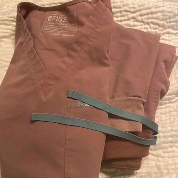 Pink set. - Picture 4 of 4